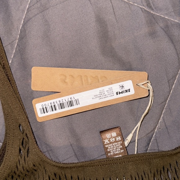 SKIMS ARMY WARP KNIT SCOOP NECK BRALETTE - Picture 2 of 3